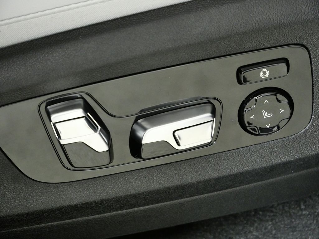 Thumbnail: 2026 BMW X5 - 22