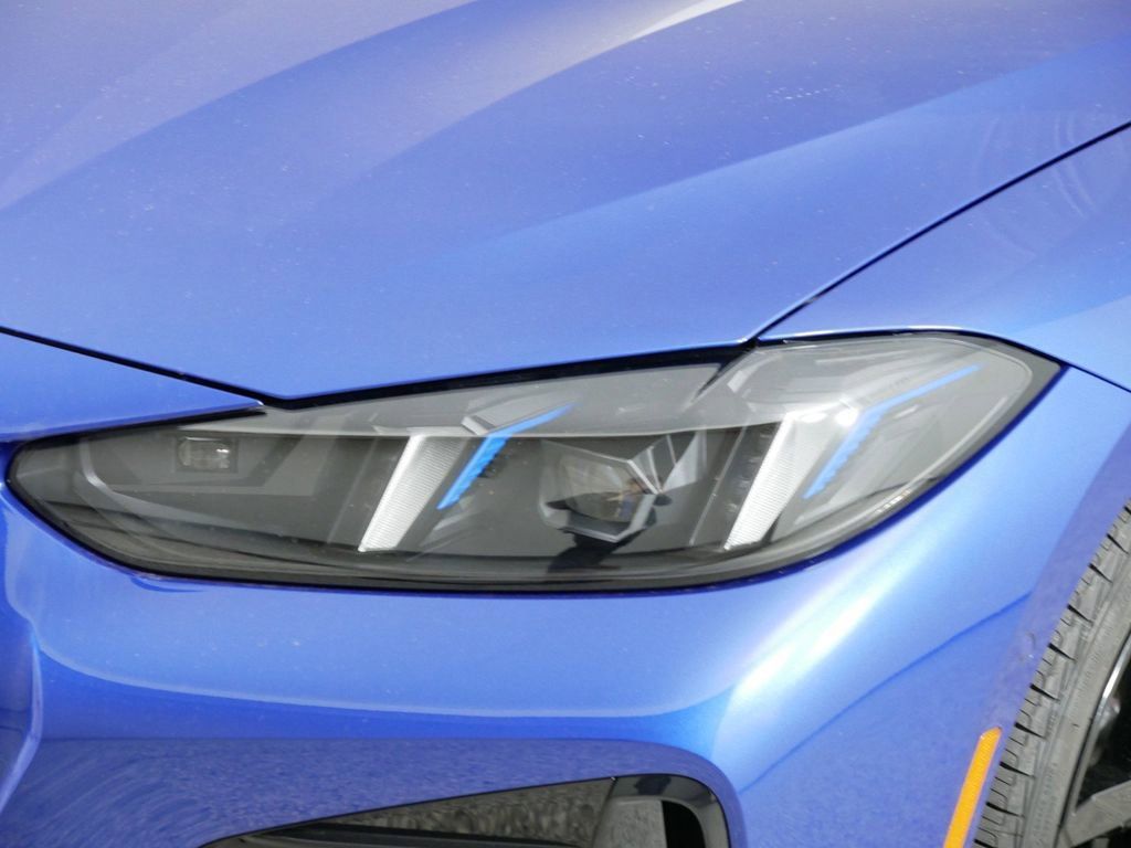 Thumbnail: 2025 BMW 4 Series - 18