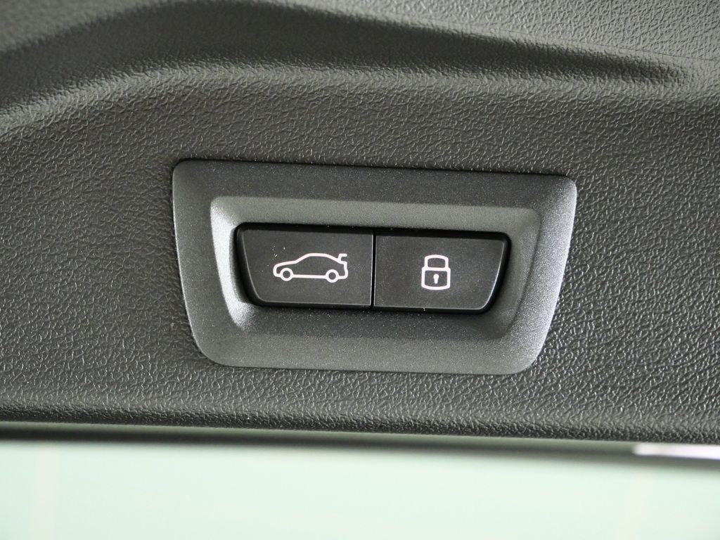 Thumbnail: 2026 BMW X5 - 30