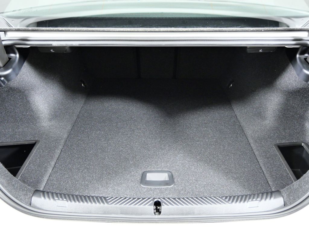 Thumbnail: 2026 BMW i5 - 26