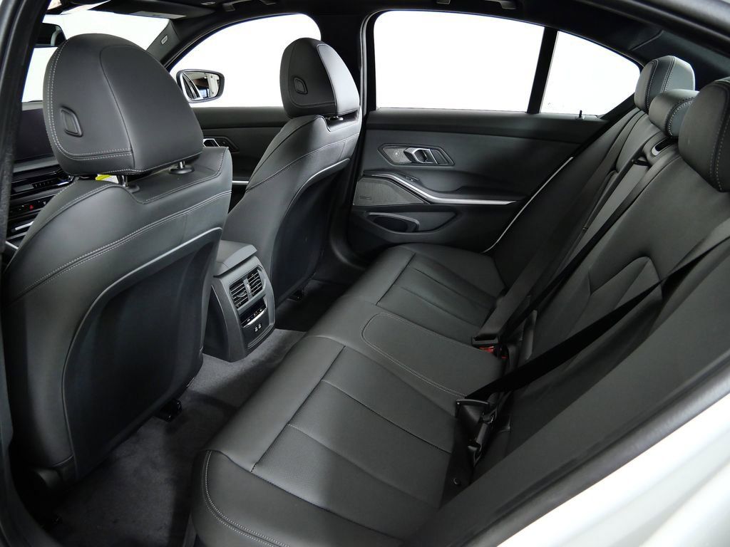 Thumbnail: 2026 BMW 3 Series - 32