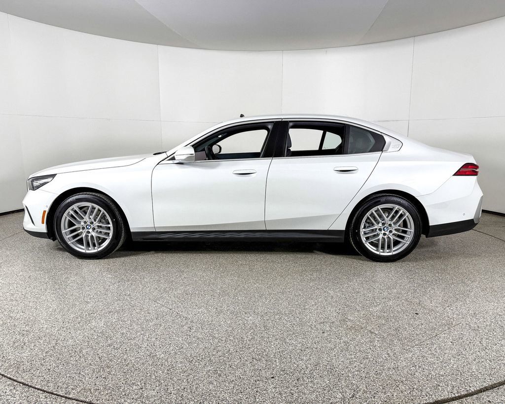 Thumbnail: 2025 BMW 5 Series - 12
