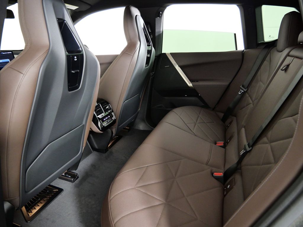 Thumbnail: 2026 BMW iX - 30