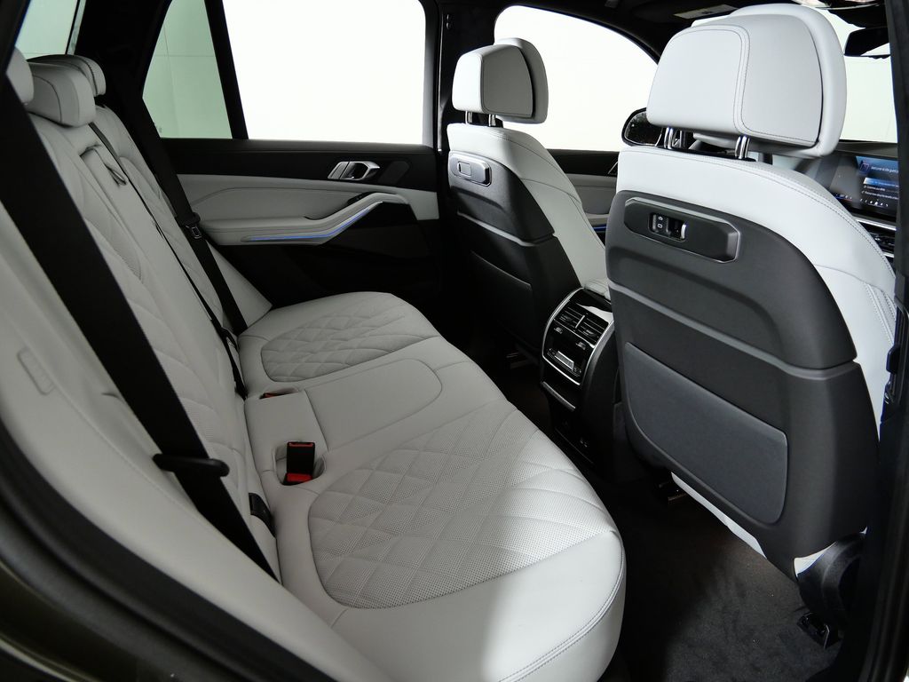 Thumbnail: 2026 BMW X5 - 26