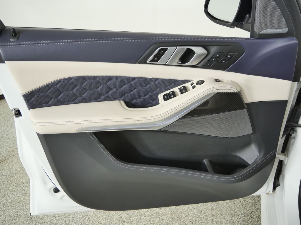 Thumbnail: 2023 BMW X5 - 32