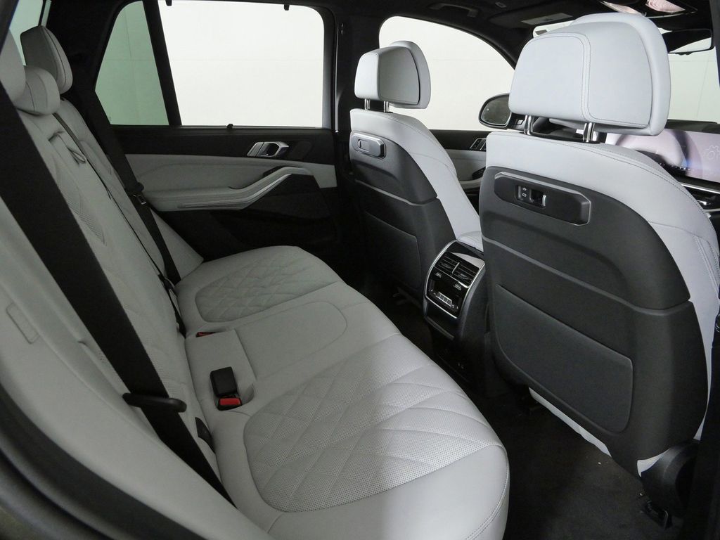 Thumbnail: 2026 BMW X5 - 26