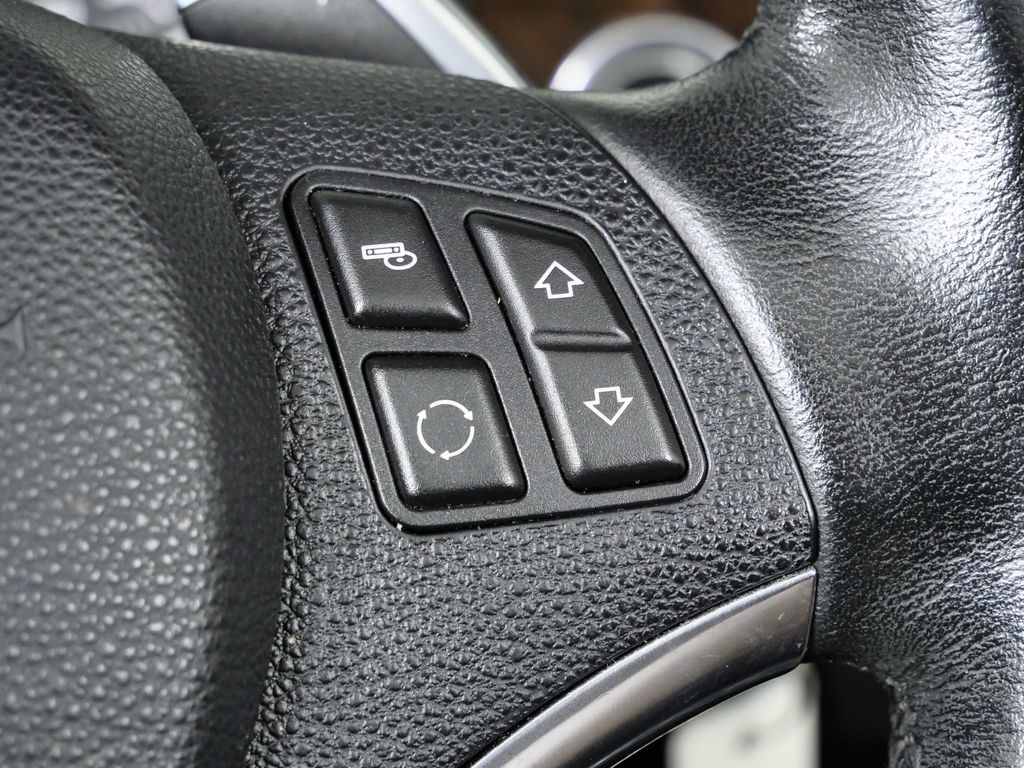 Thumbnail: 2011 BMW 3 Series - 37