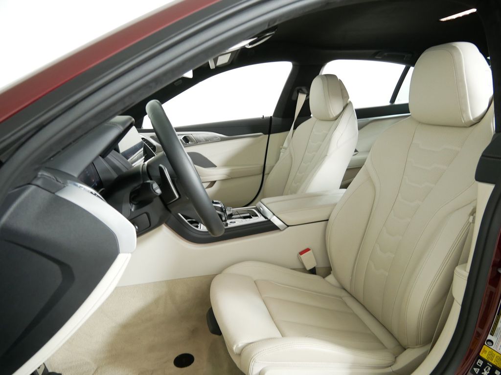 2022 BMW 8 Series M850i xDrive 35