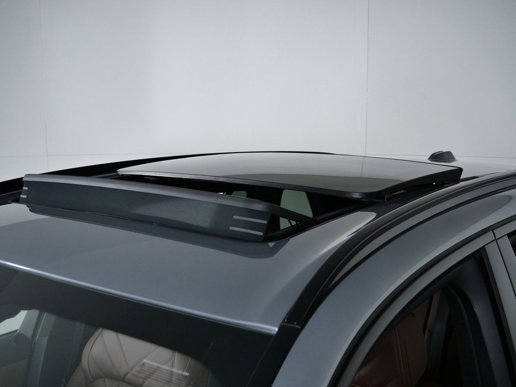 Thumbnail: 2026 BMW X5 - 18