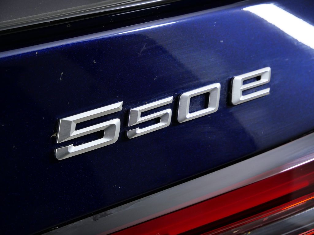 Thumbnail: 2026 BMW 5 Series - 12