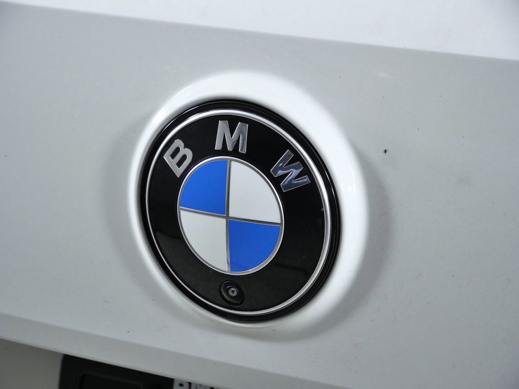 Thumbnail: 2026 BMW iX - 11