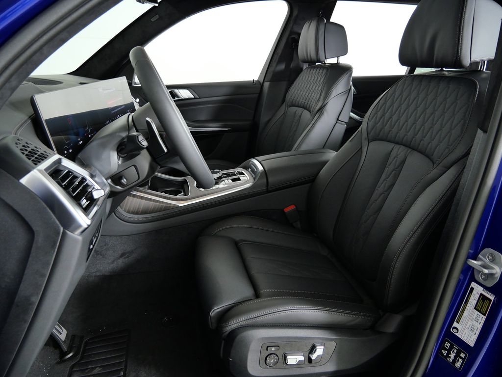 Thumbnail: 2026 BMW X7 - 38