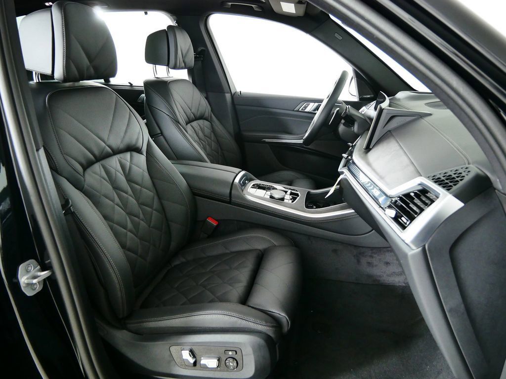 Thumbnail: 2026 BMW X5 - 23