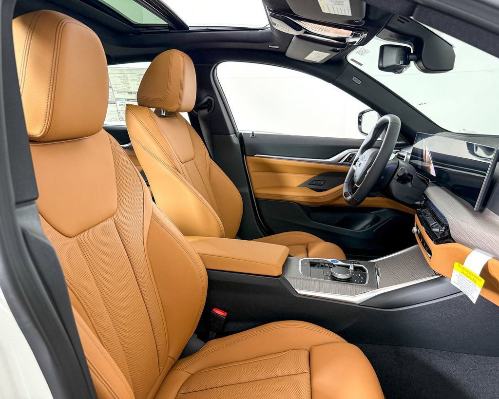 Thumbnail: 2025 BMW i4 - 22