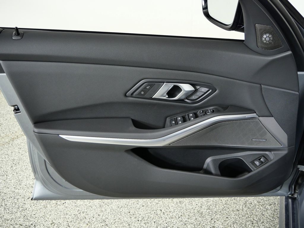 Thumbnail: 2026 BMW 3 Series - 32