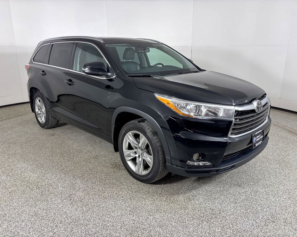 Thumbnail: 2015 Toyota Highlander - 4