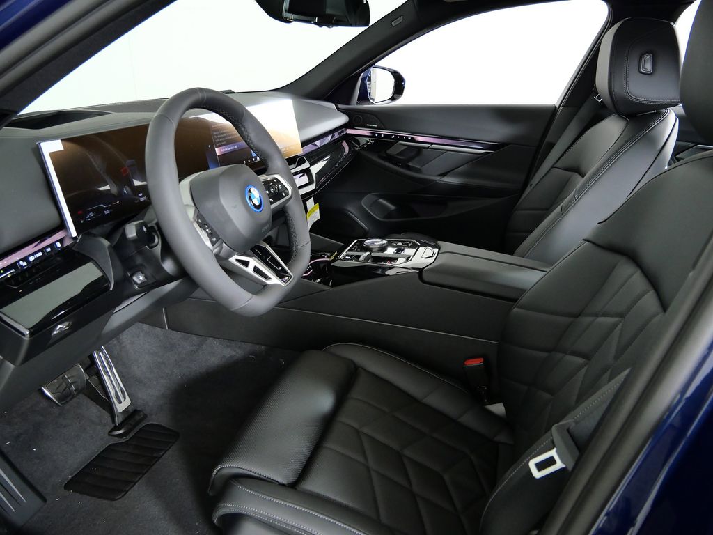 Thumbnail: 2026 BMW 5 Series - 33