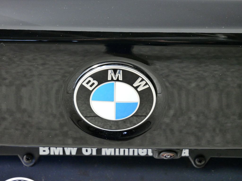 2024 BMW 3 Series 330i xDrive 10