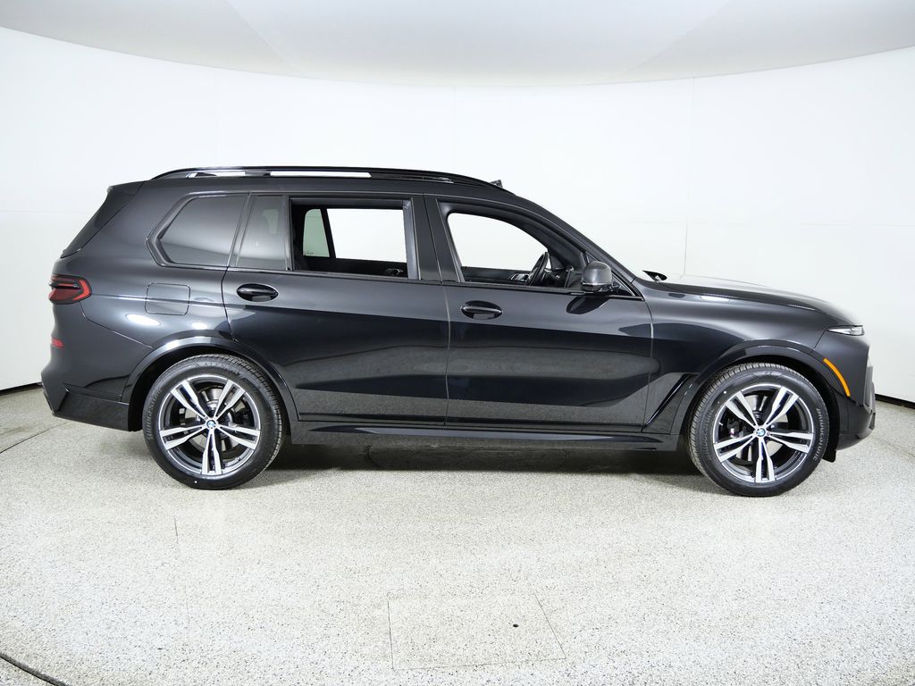 Thumbnail: 2025 BMW X7 - 10