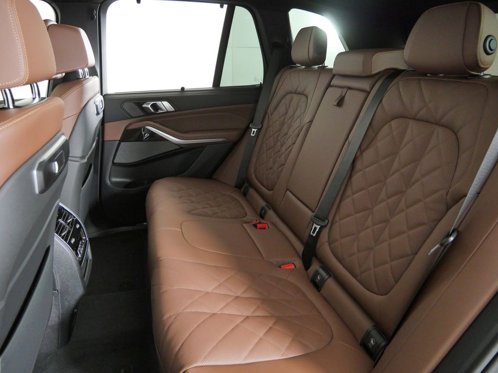 Thumbnail: 2026 BMW X5 - 33