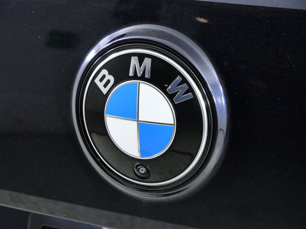 Thumbnail: 2026 BMW iX - 11