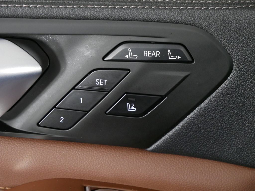 Thumbnail: 2021 BMW X7 - 38