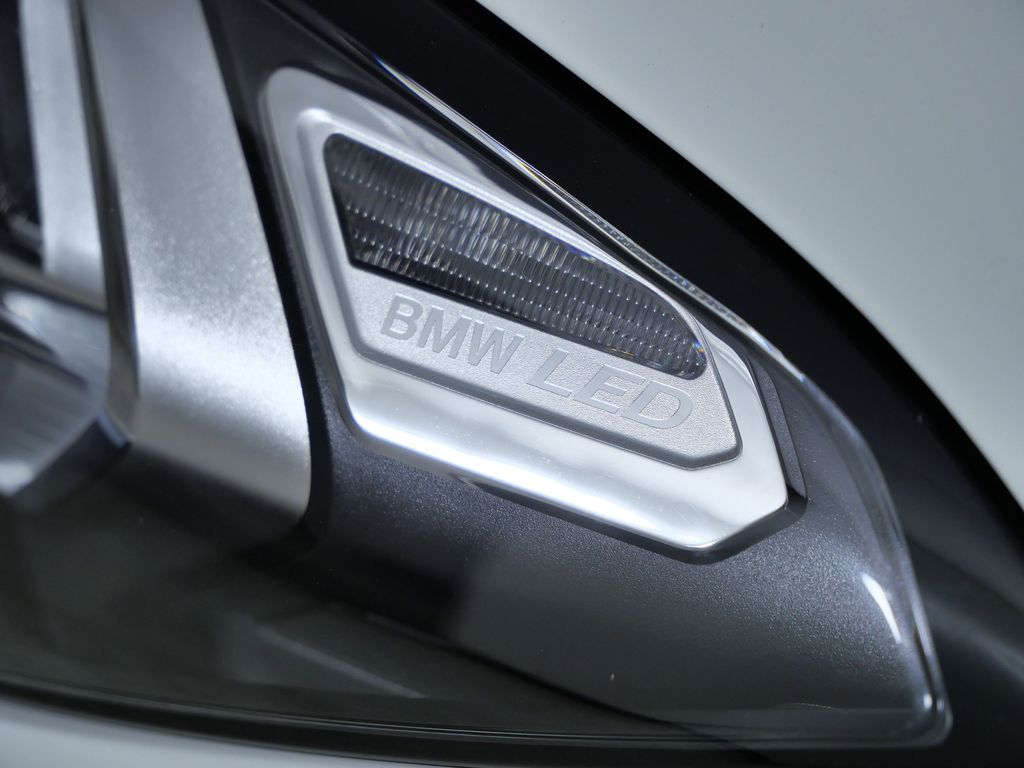 Thumbnail: 2025 BMW 3 Series - 5