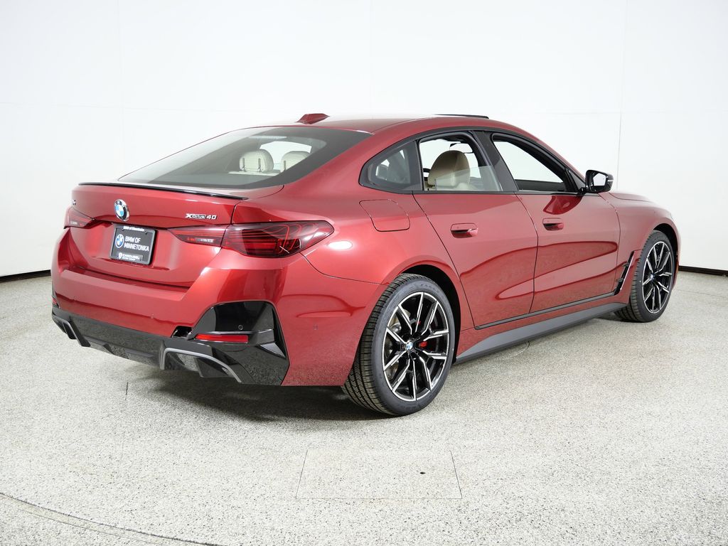 Thumbnail: 2026 BMW i4 - 9