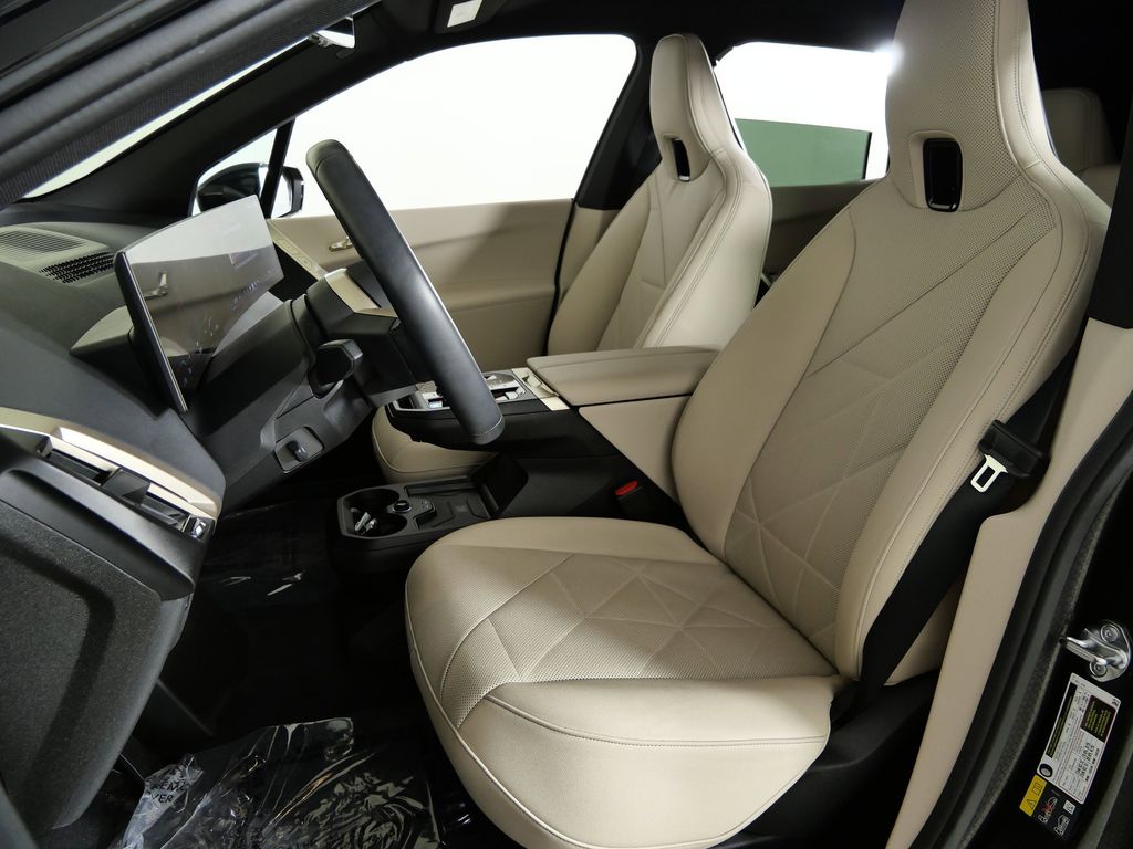 Thumbnail: 2025 BMW iX - 39