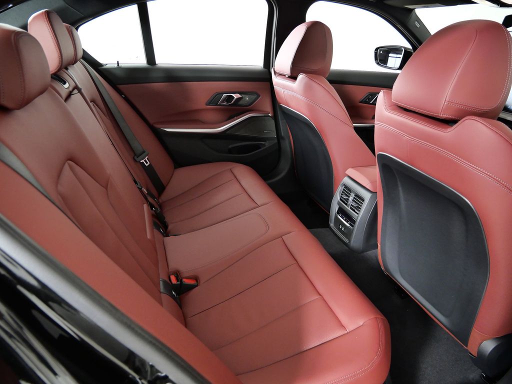 Thumbnail: 2026 BMW 3 Series - 25