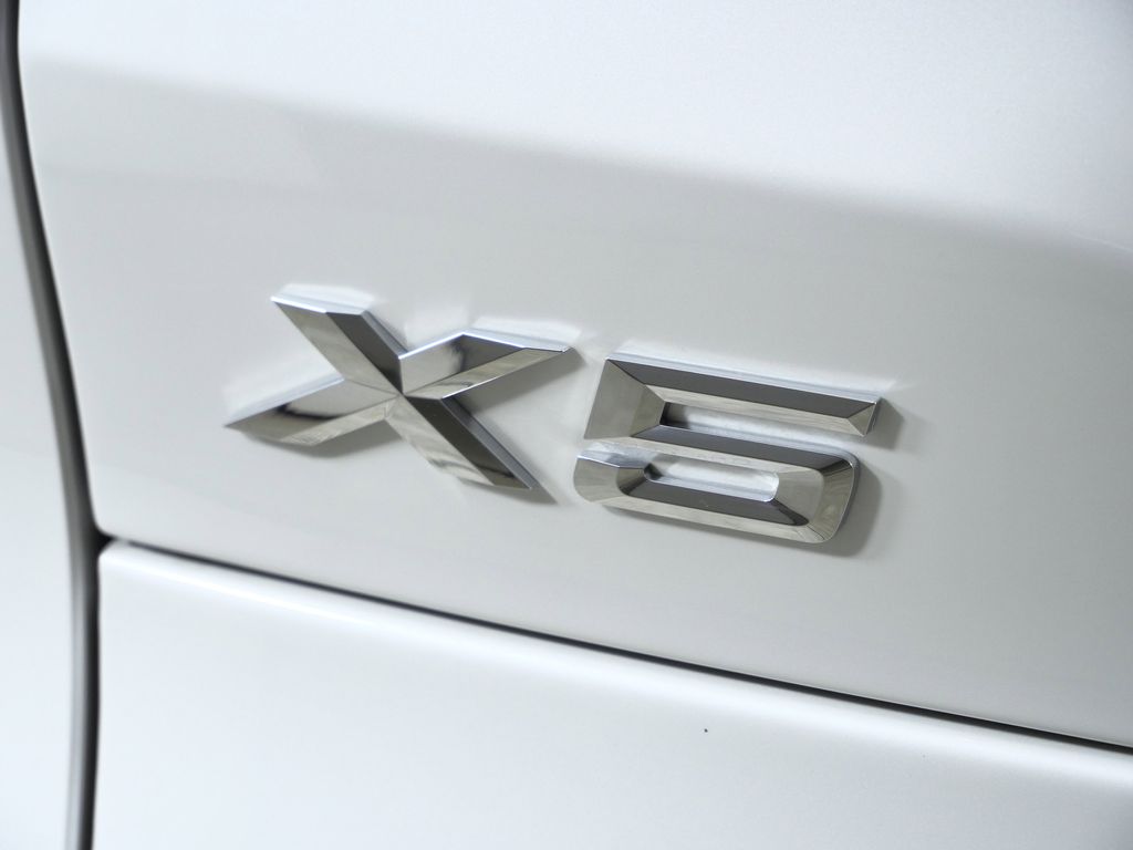 Thumbnail: 2026 BMW X5 - 13