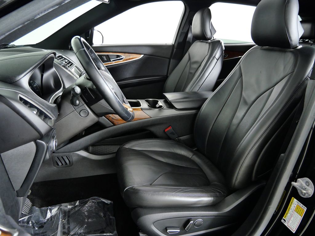 Thumbnail: 2017 Lincoln MKX - 35