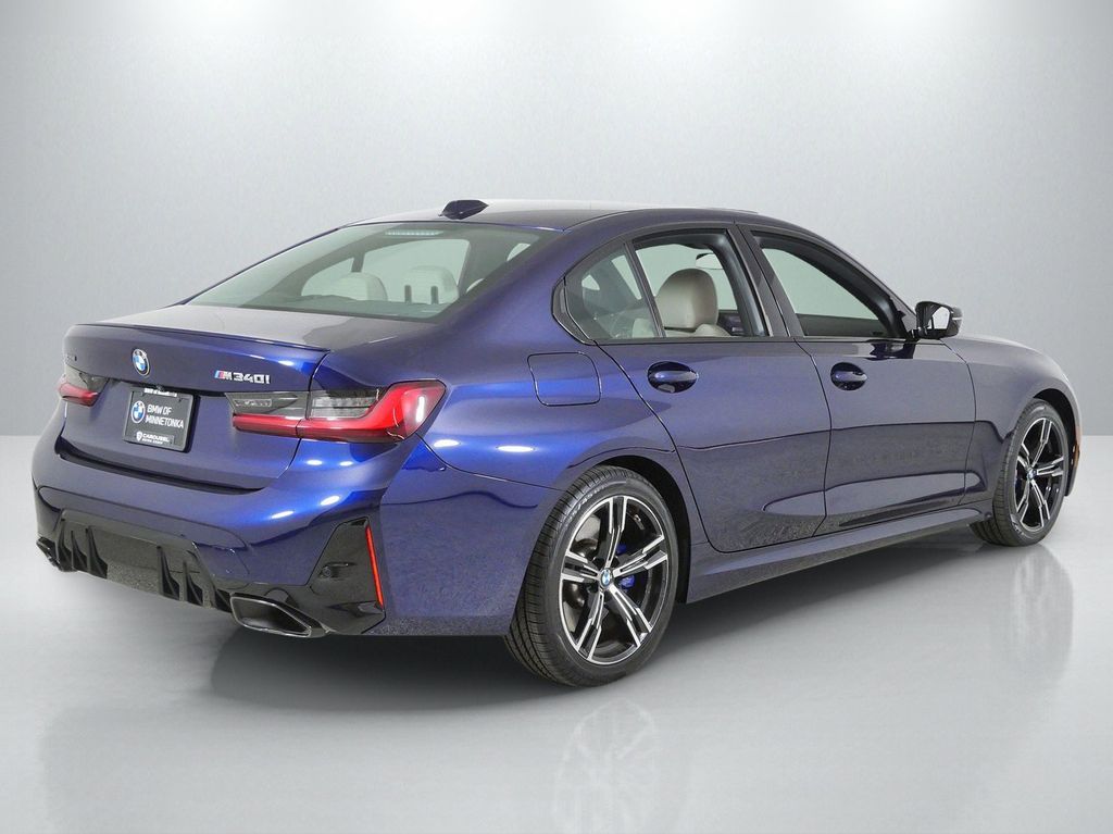 Thumbnail: 2023 BMW 3 Series - 11