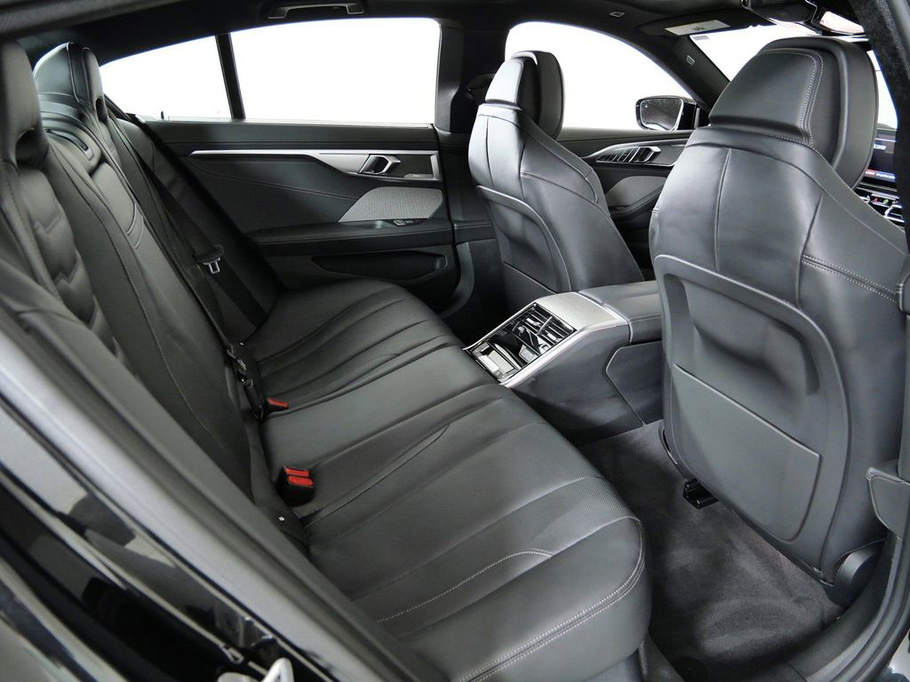 Thumbnail: 2026 BMW 8 Series - 26