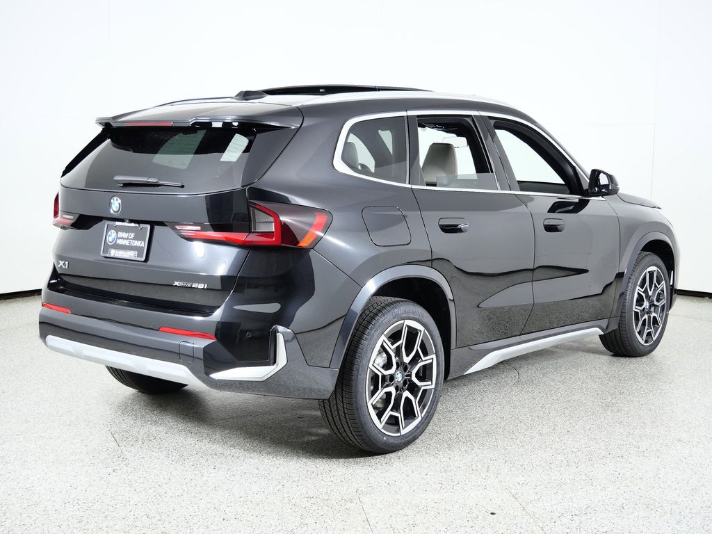 Thumbnail: 2026 BMW X1 - 9