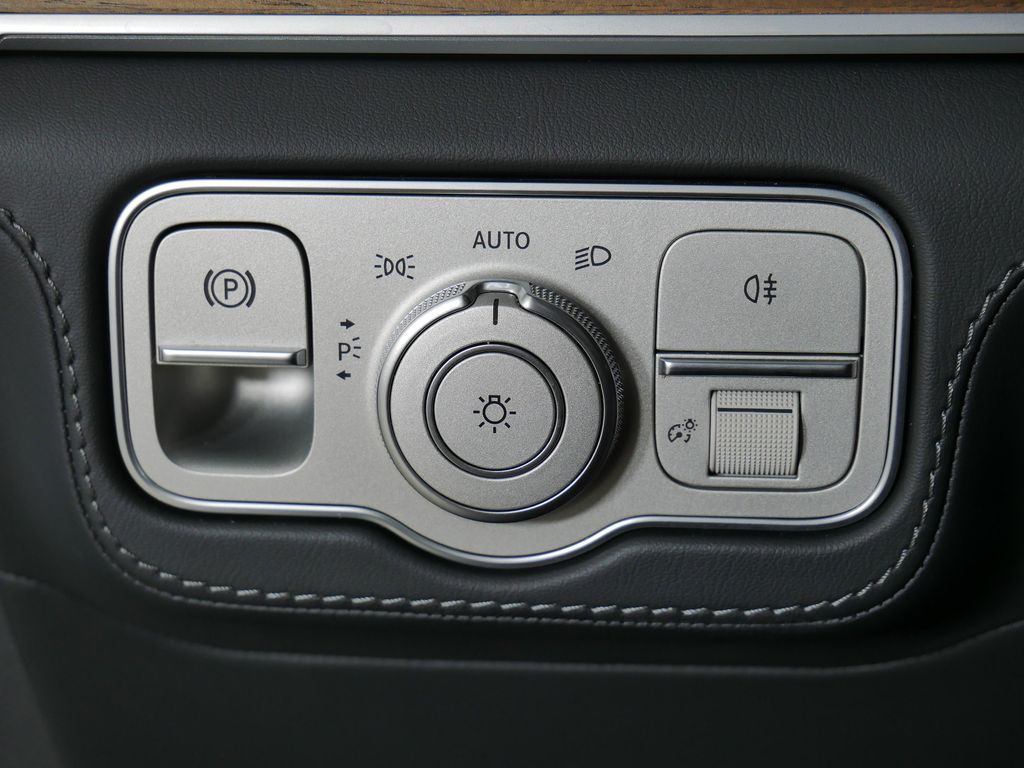 Thumbnail: 2023 Mercedes-Benz GLE - 39