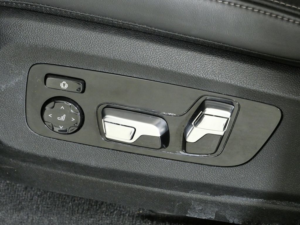 Thumbnail: 2024 BMW X7 - 44