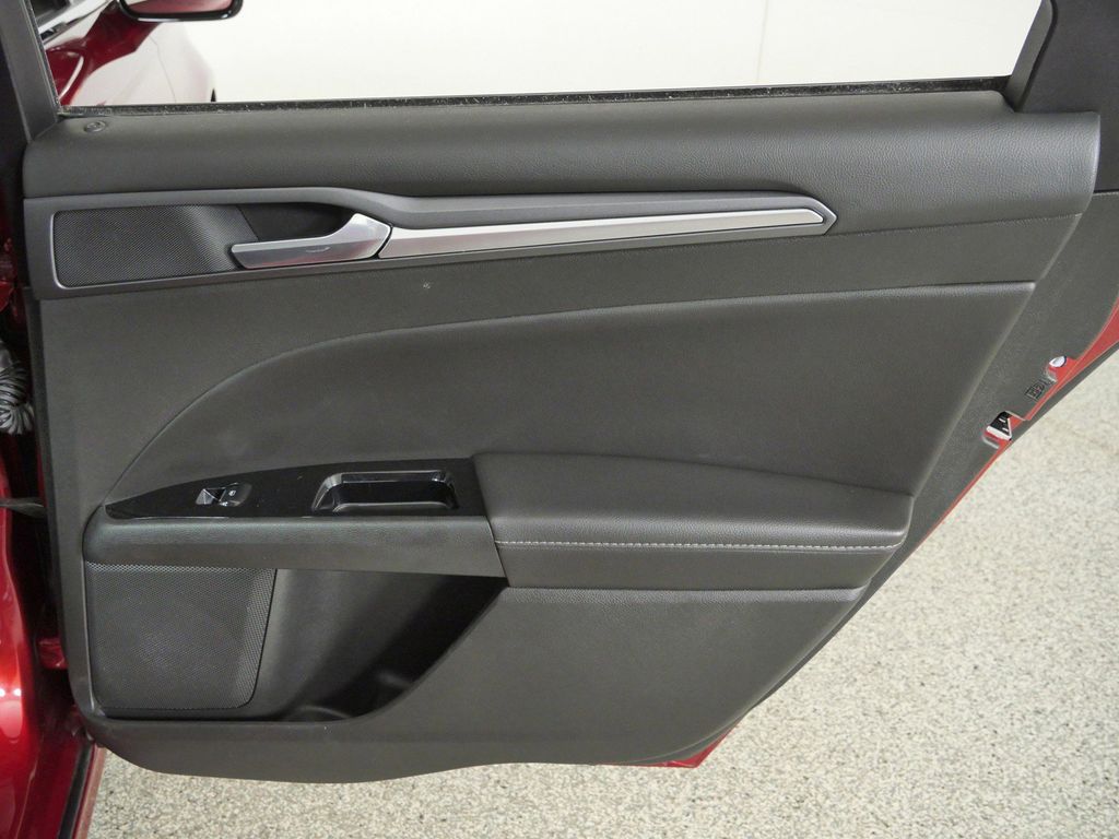 Thumbnail: 2013 Ford Fusion - 24