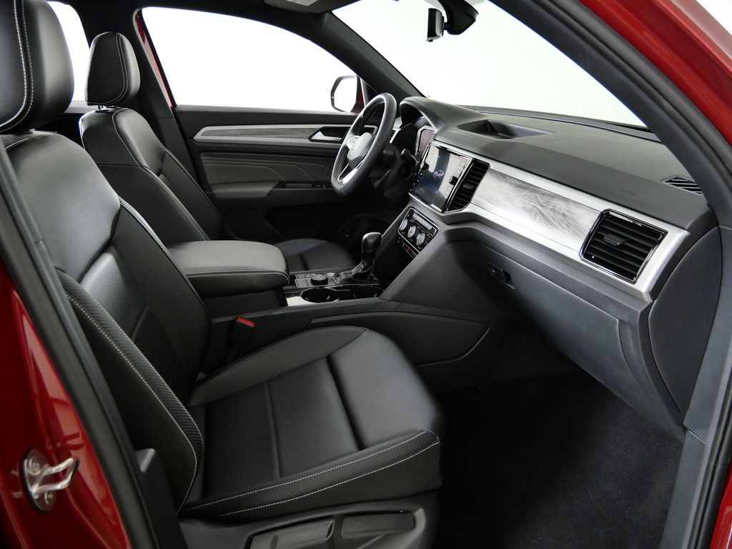 Thumbnail: 2023 Volkswagen Atlas - 21