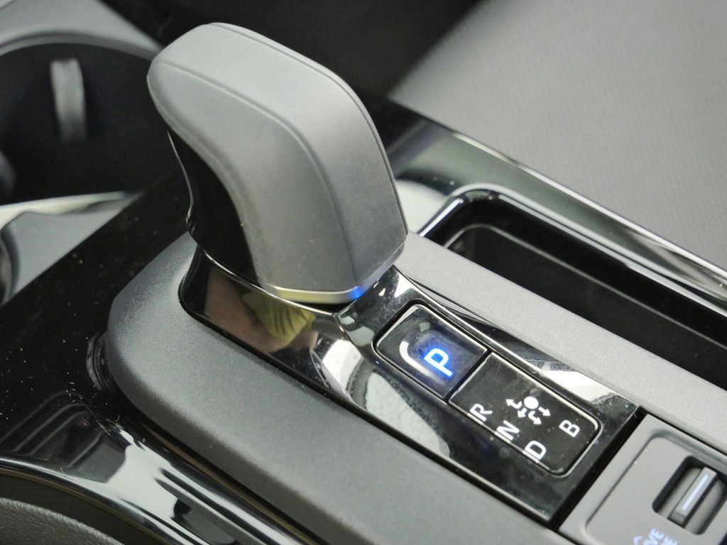 Thumbnail: 2024 Toyota Prius - 43