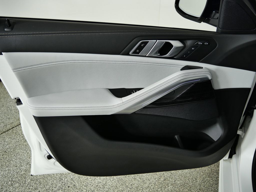 Thumbnail: 2025 BMW X6 - 38