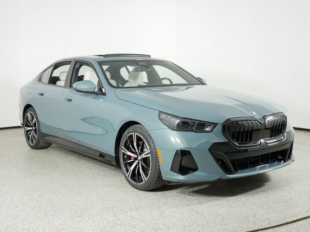 Thumbnail: 2025 BMW 5 Series - 4