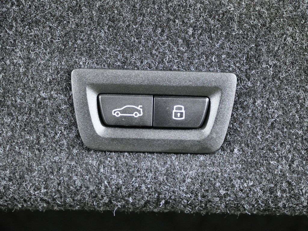 Thumbnail: 2026 BMW 3 Series - 28