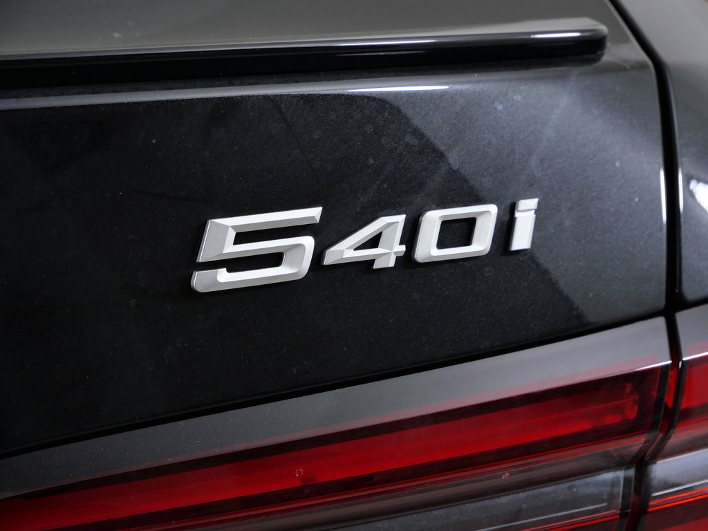 Thumbnail: 2026 BMW 5 Series - 12