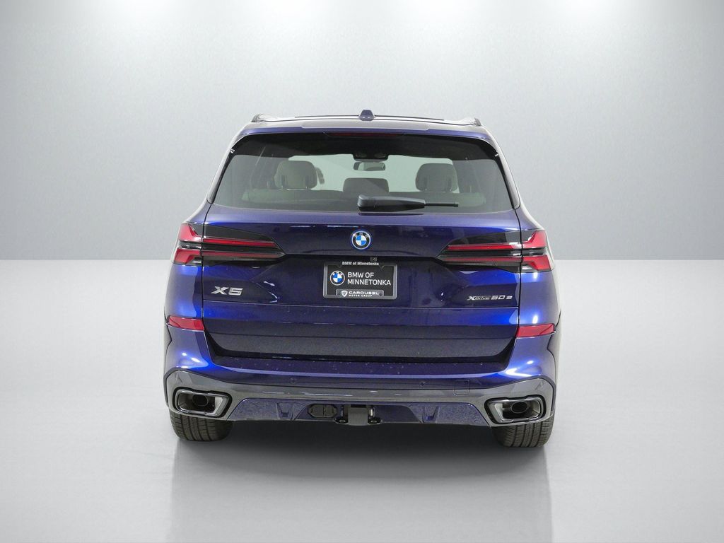 Thumbnail: 2026 BMW X5 - 10