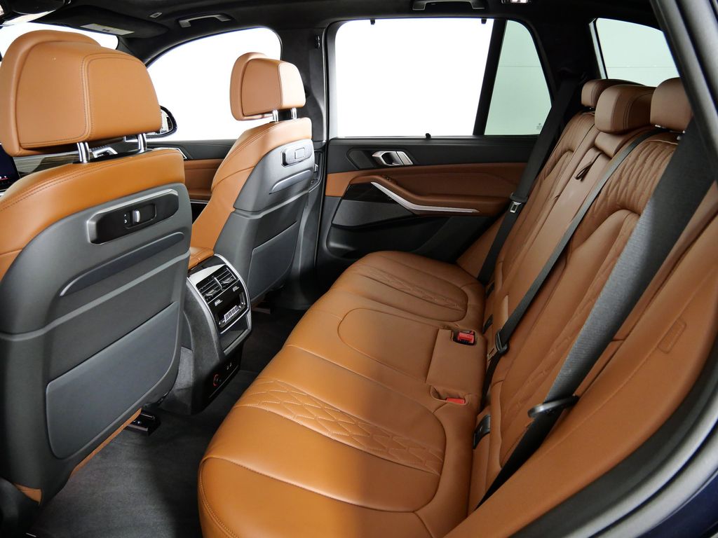 Thumbnail: 2025 BMW X5 - 37