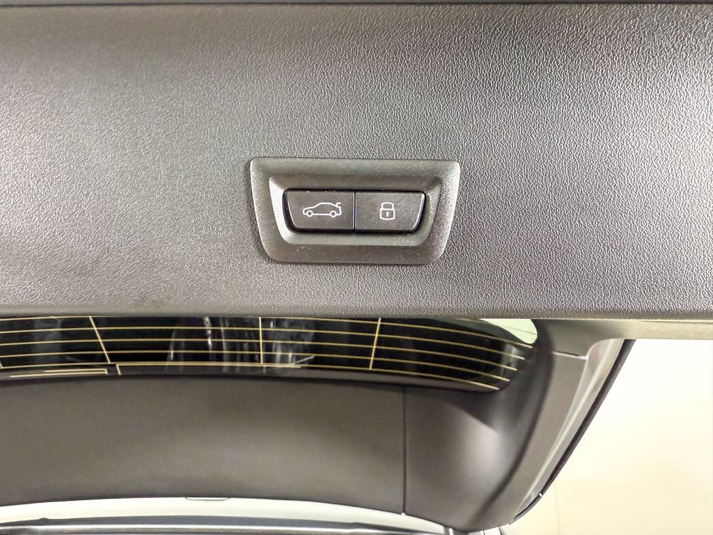 Thumbnail: 2025 BMW X3 - 17