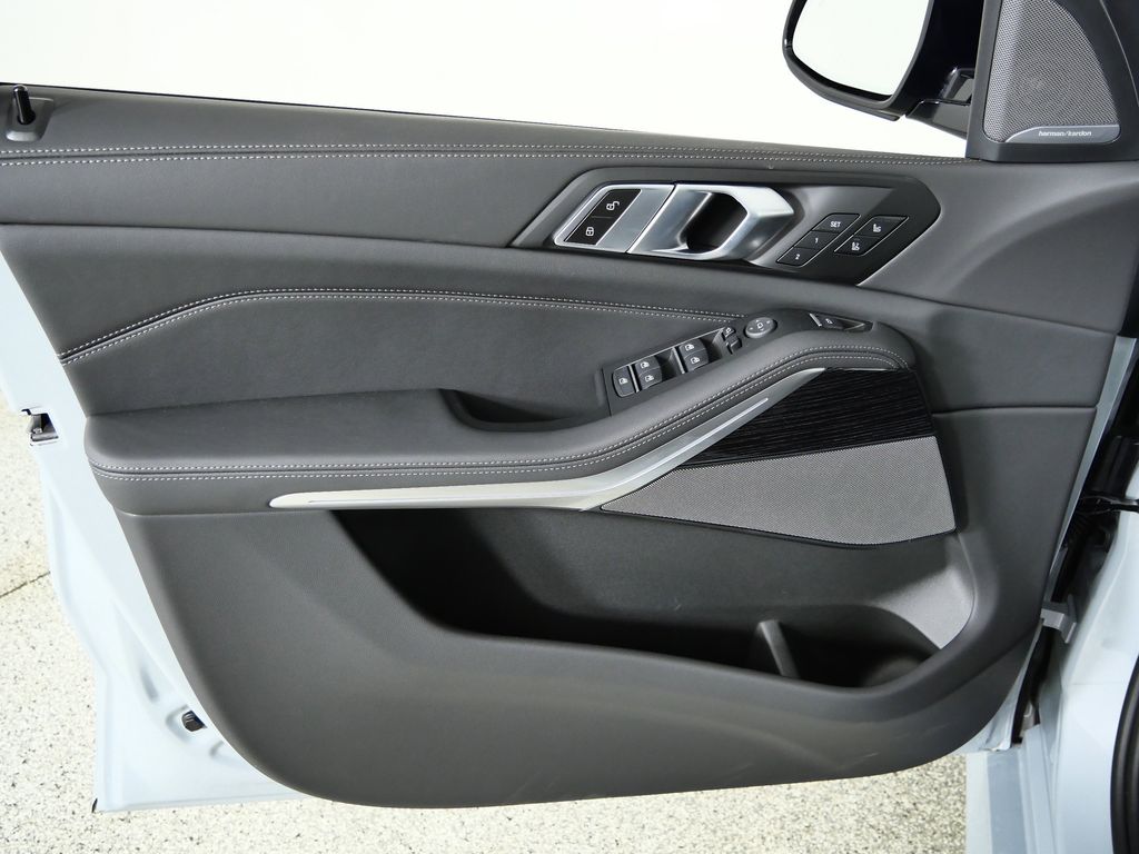 Thumbnail: 2026 BMW X5 - 34