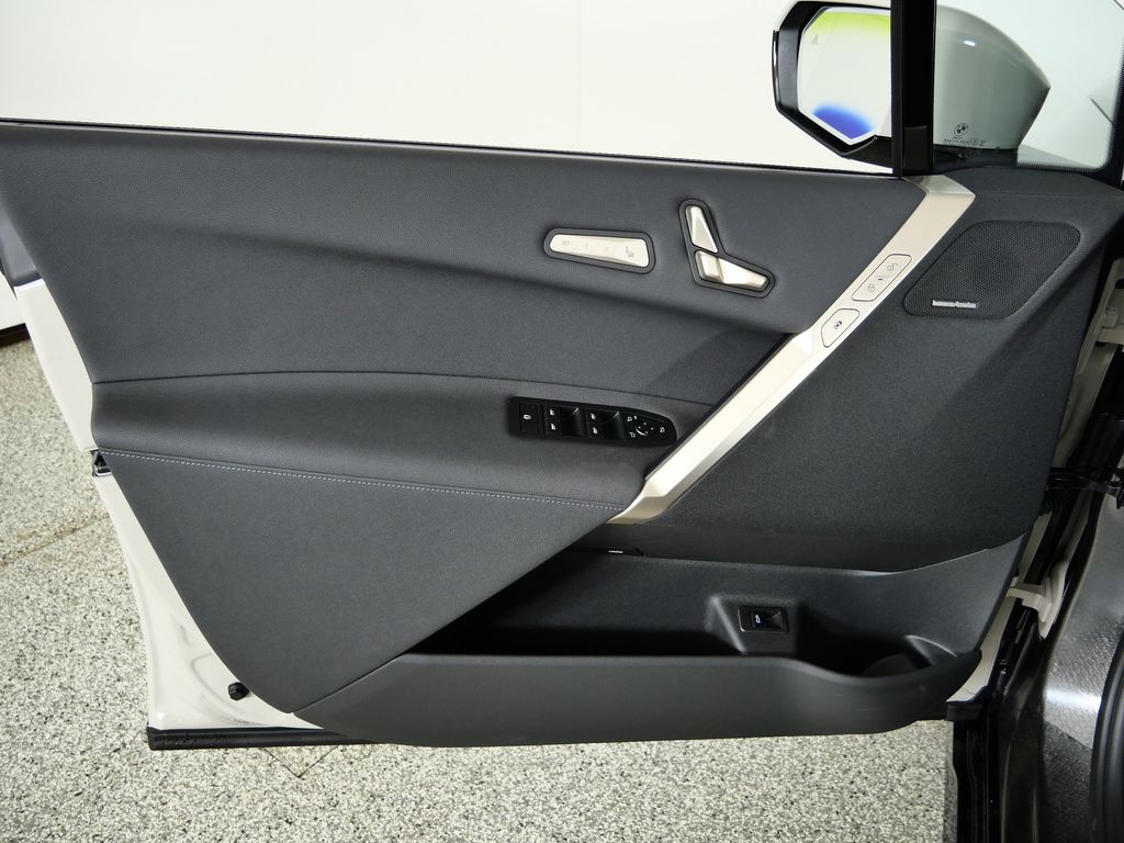 Thumbnail: 2026 BMW iX - 32