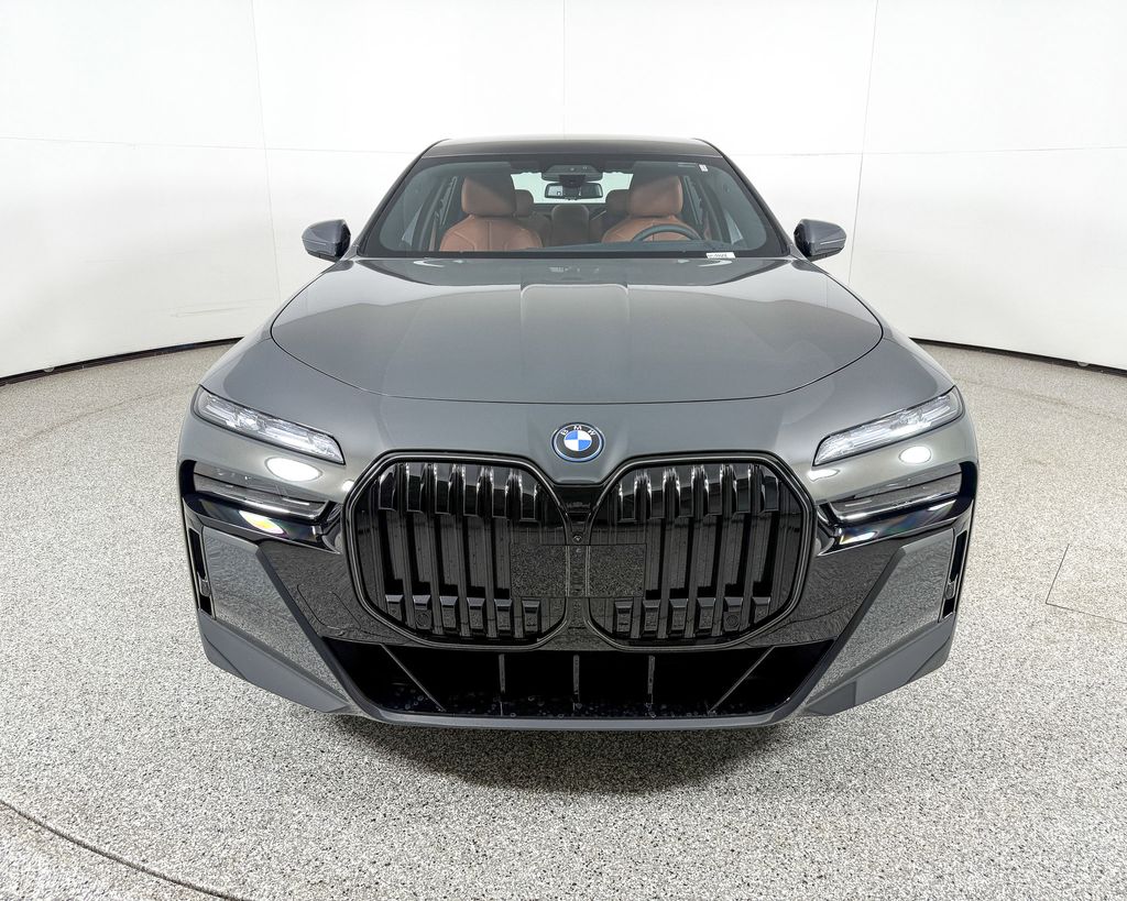 Thumbnail: 2025 BMW 7 Series - 6